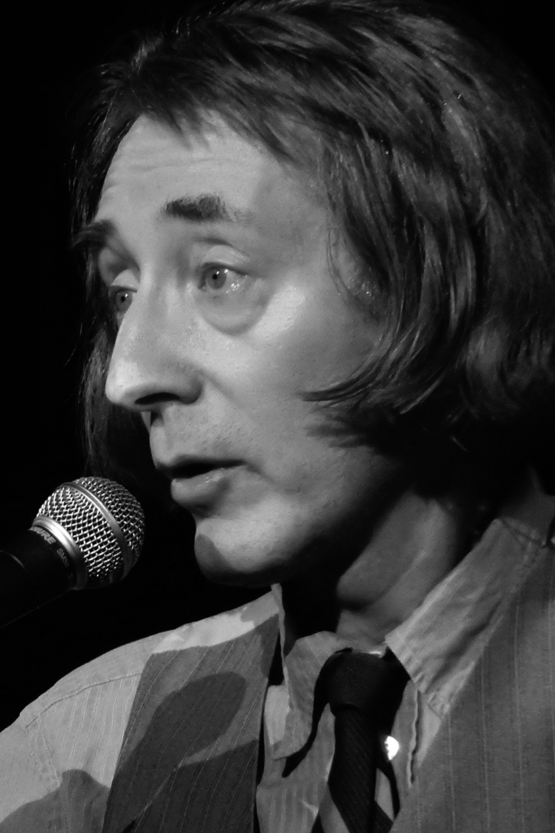 Picture of Emo Philips. This file is licensed under the Creative Commons Attribution 2.0 Generic licence.